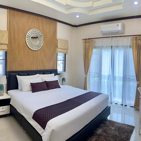 Malinee Villa Phuket Pantai Bang Tao Bagian luar foto