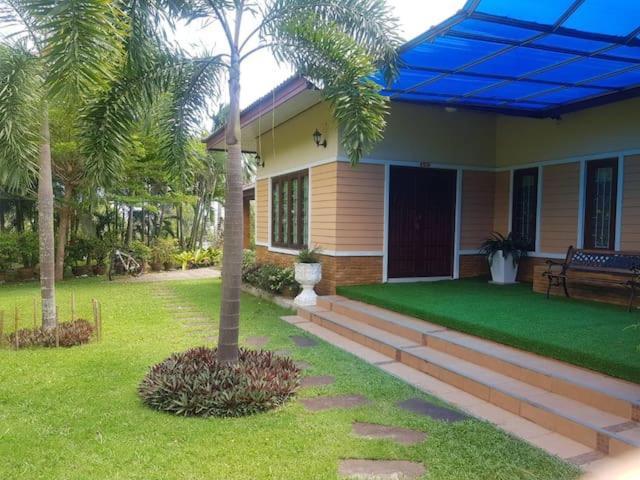 Malinee Villa Phuket Pantai Bang Tao Bagian luar foto