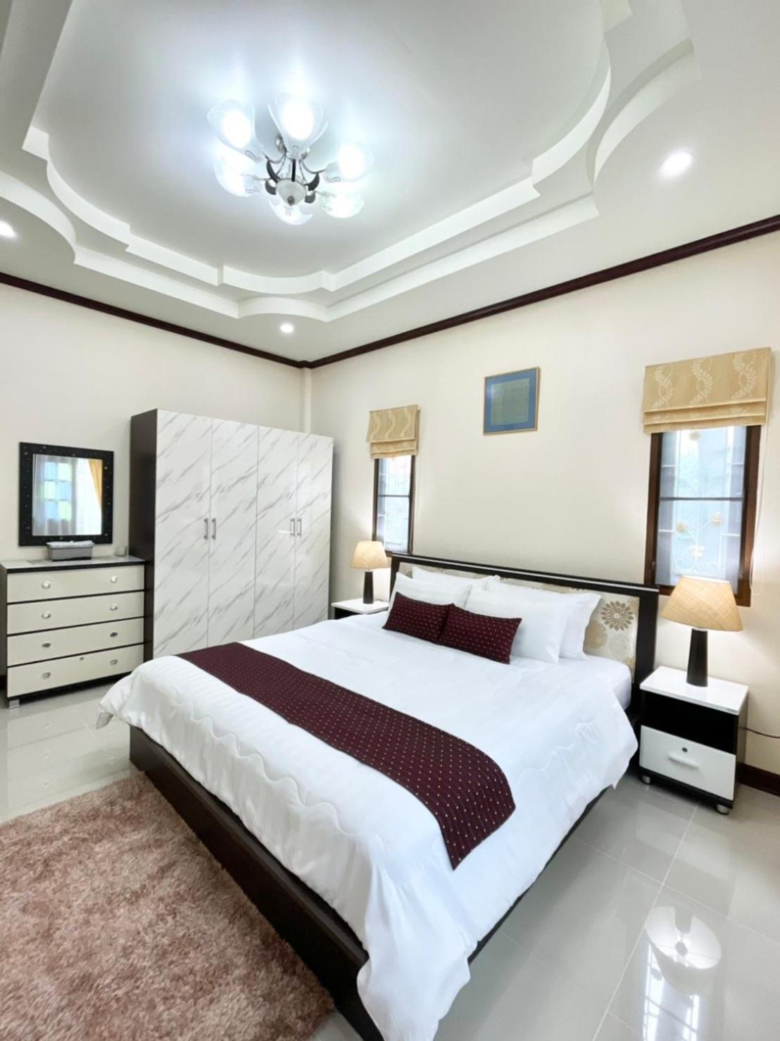 Malinee Villa Phuket Pantai Bang Tao Bagian luar foto