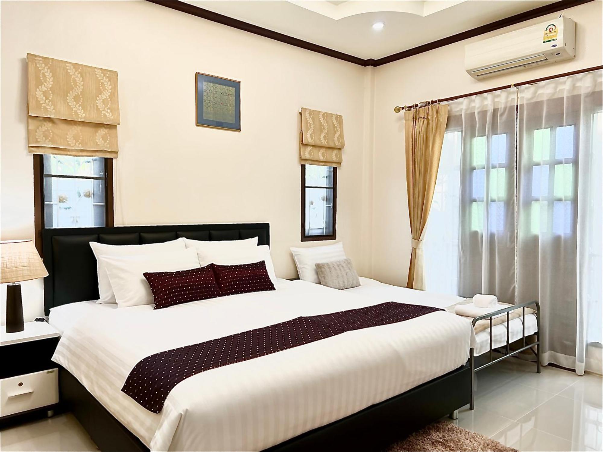 Malinee Villa Phuket Pantai Bang Tao Bagian luar foto