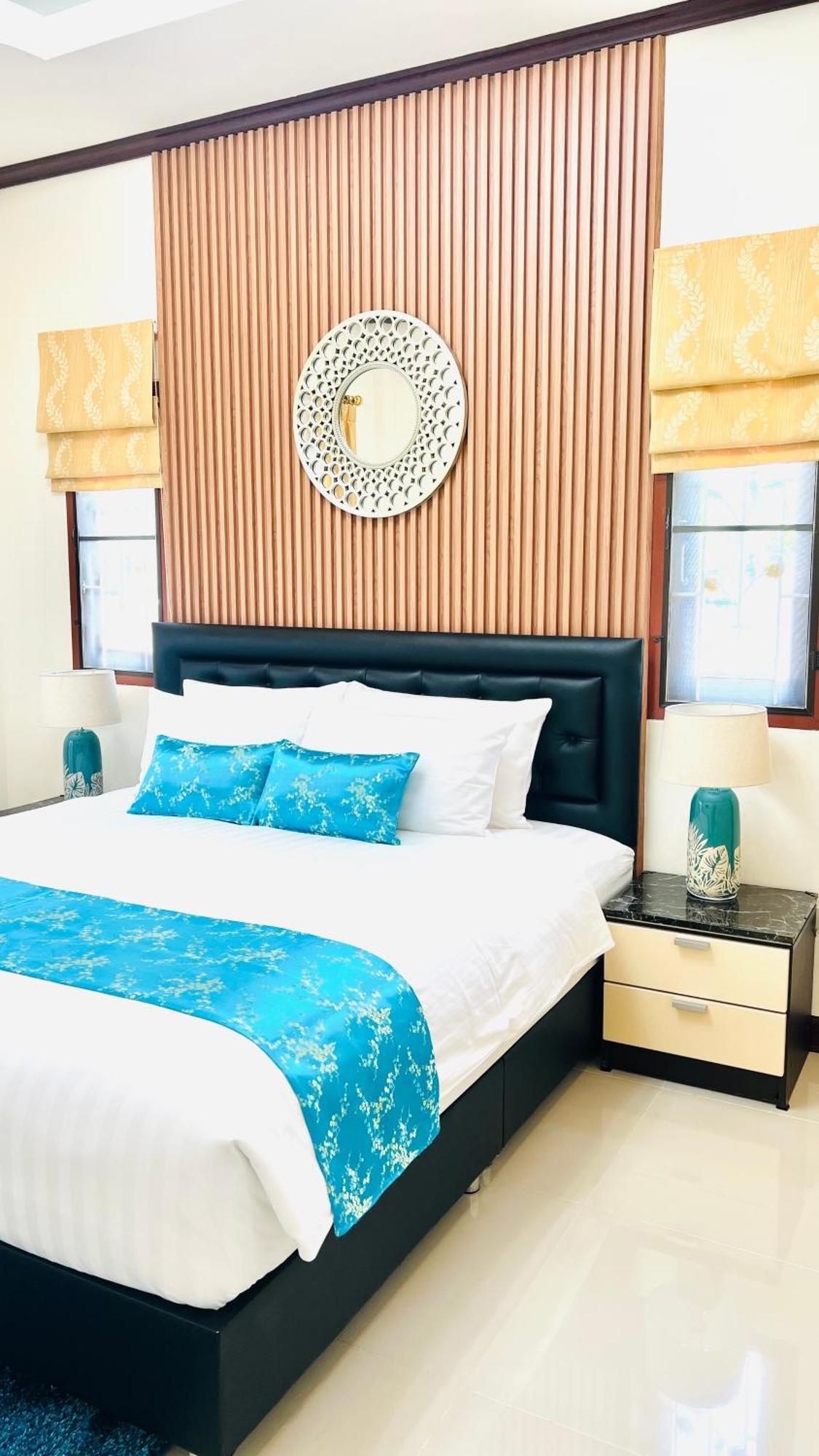 Malinee Villa Phuket Pantai Bang Tao Bagian luar foto