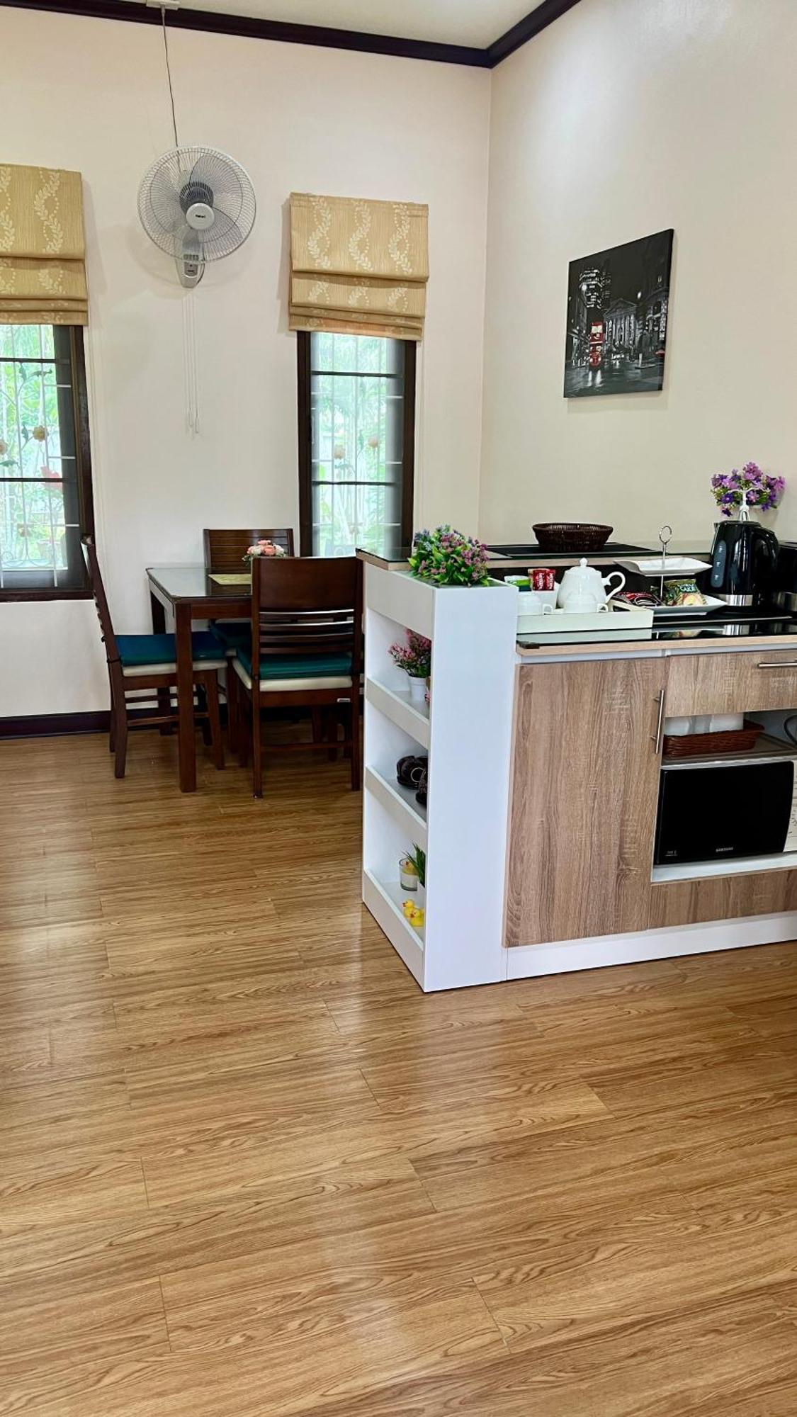 Malinee Villa Phuket Pantai Bang Tao Bagian luar foto