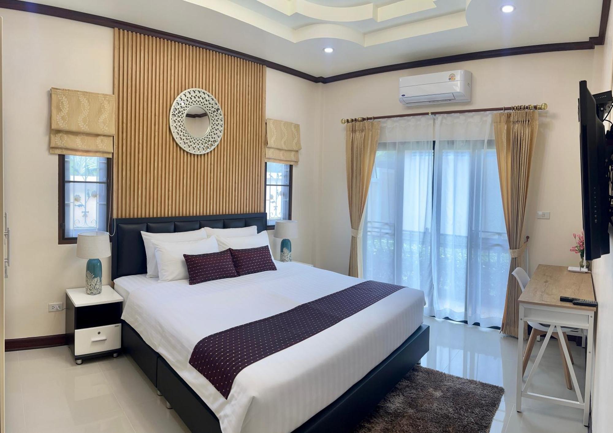 Malinee Villa Phuket Pantai Bang Tao Bagian luar foto