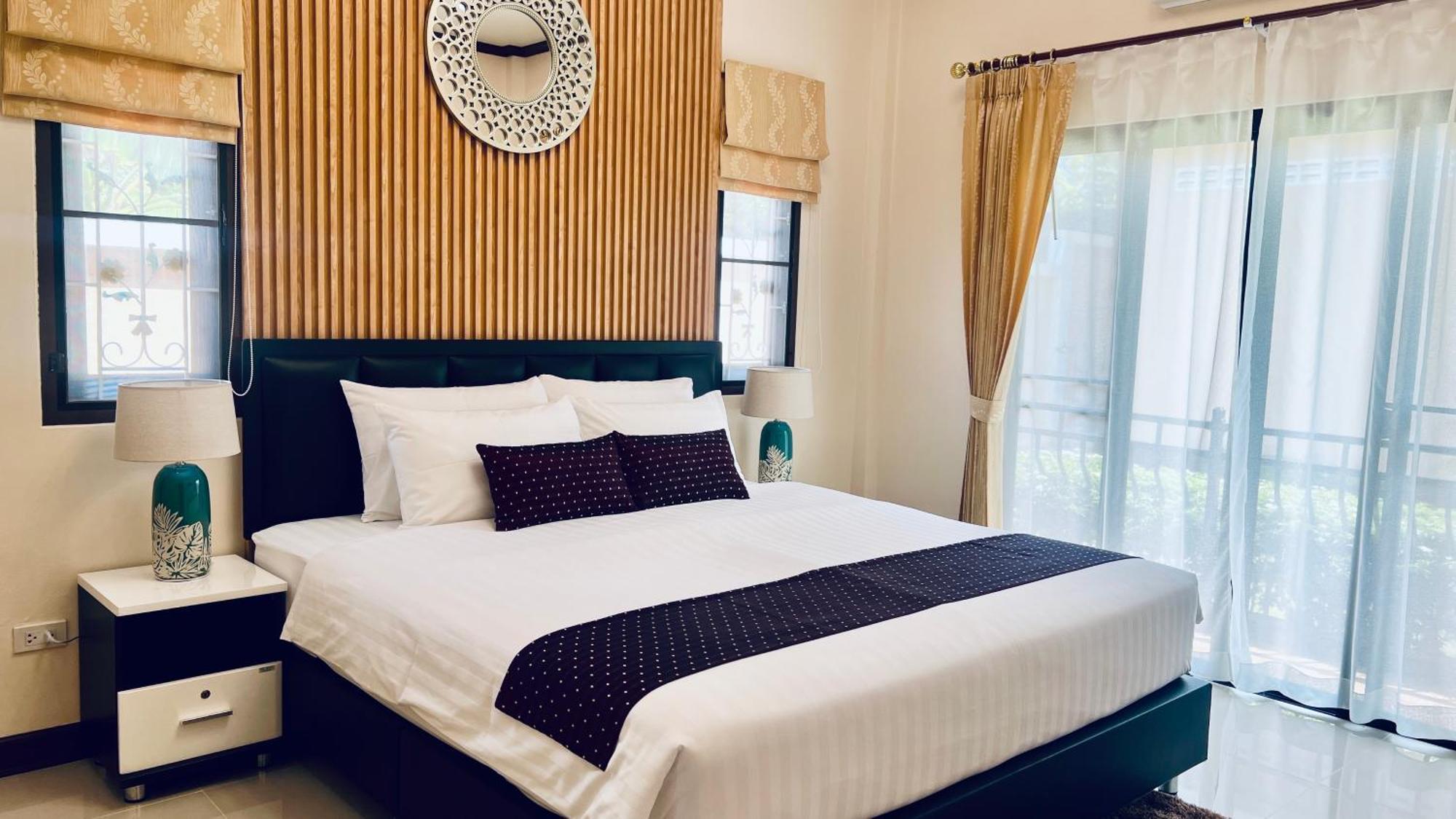 Malinee Villa Phuket Pantai Bang Tao Bagian luar foto