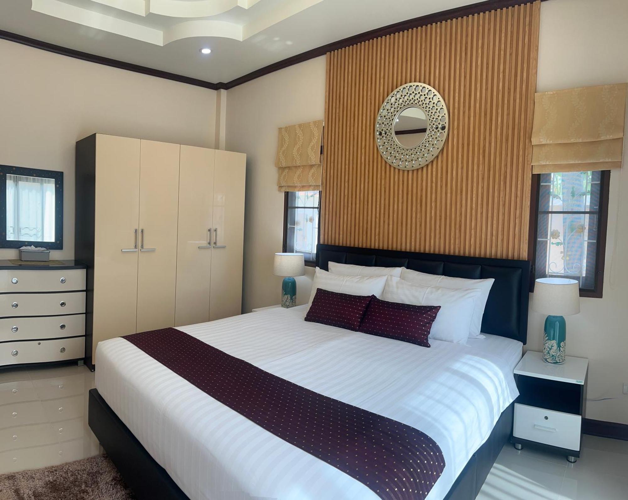 Malinee Villa Phuket Pantai Bang Tao Bagian luar foto
