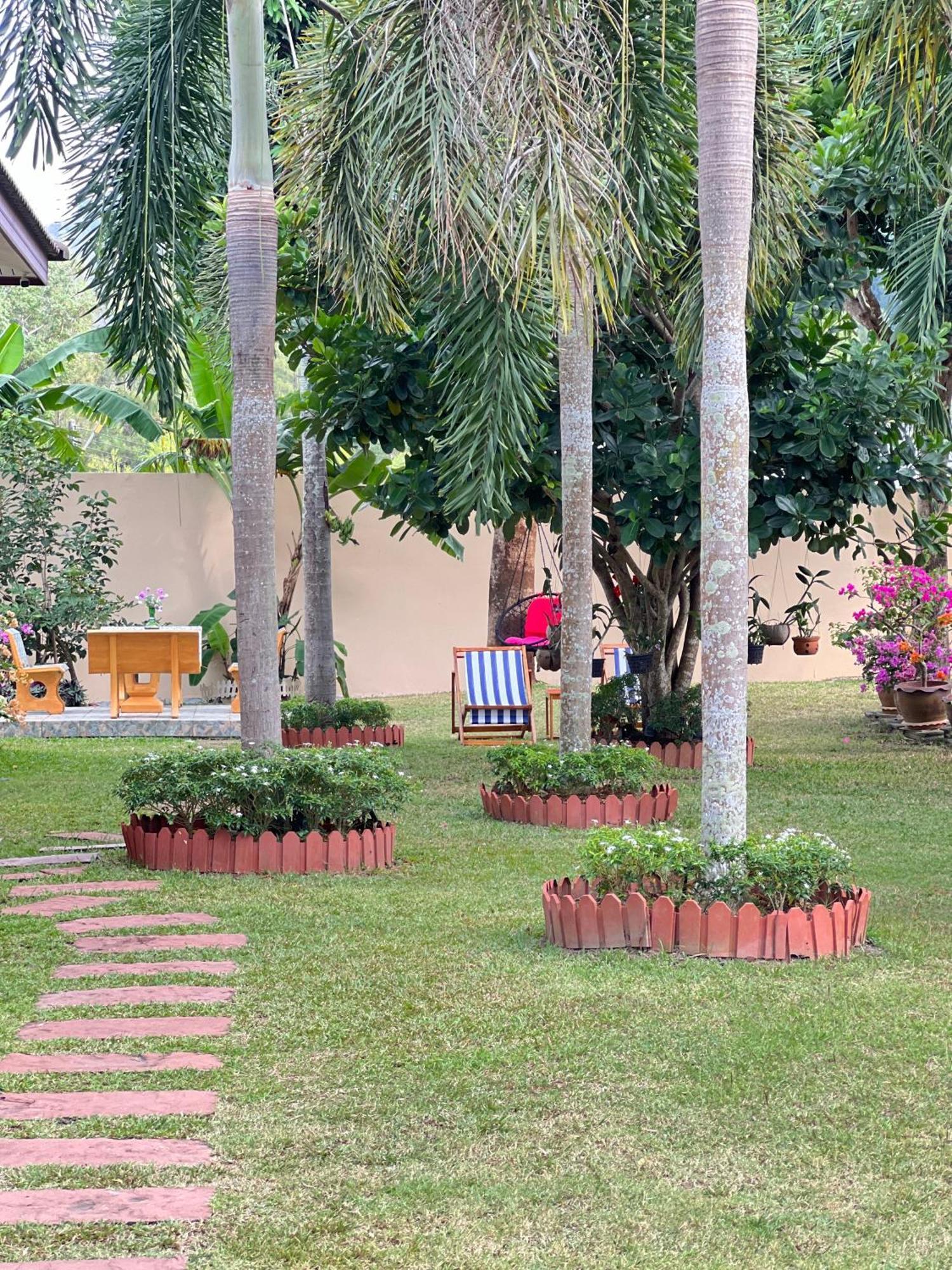 Malinee Villa Phuket Pantai Bang Tao Bagian luar foto