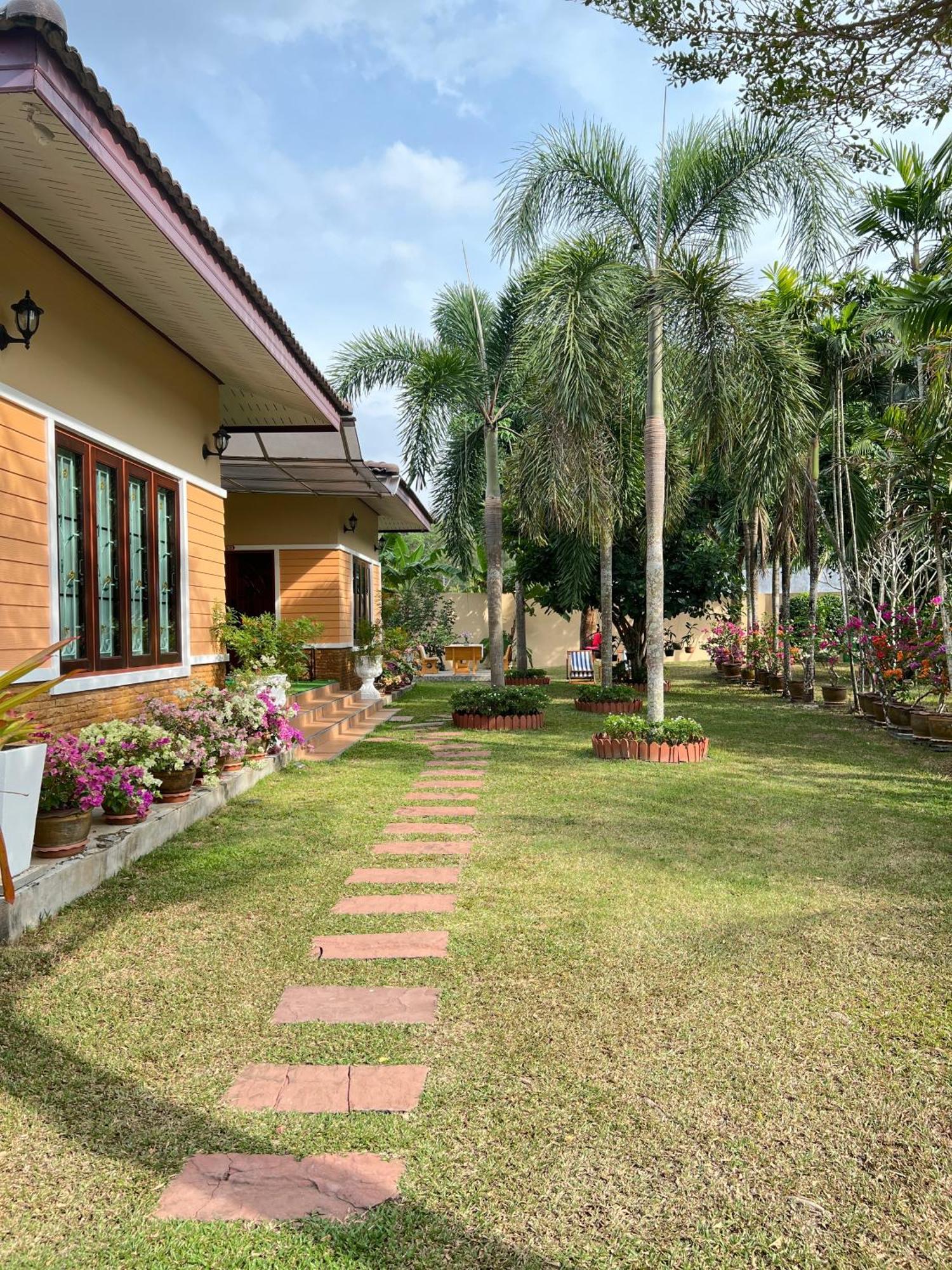 Malinee Villa Phuket Pantai Bang Tao Bagian luar foto